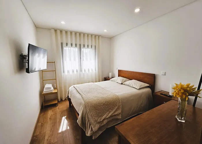 Casa Do Moinho * Кабесейраш-ди-Башту